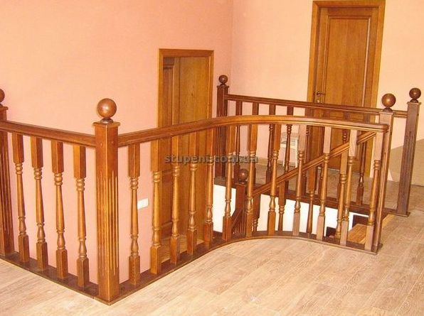 Профессиональное изготовление и установка деревянных лестниц