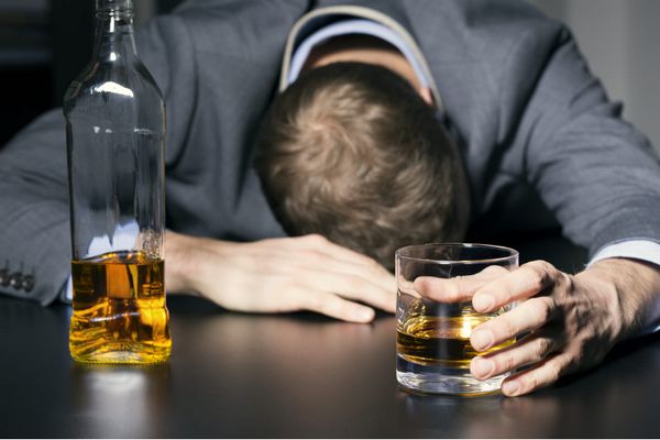 Что делать если тошнит после алкоголя
